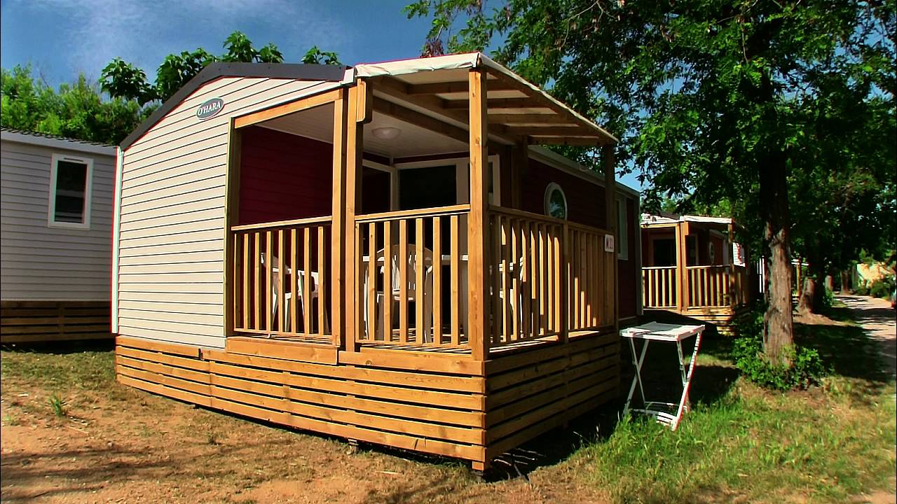 Quels sont les hébergements disponibles au camping International Giens ?