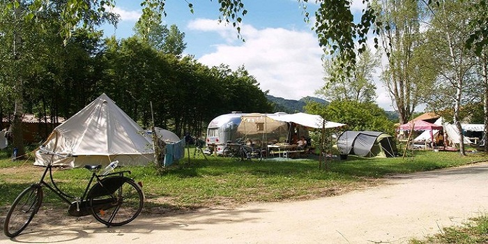 Le camping : meilleur moyen pour un séjour de découvertes en Auvergne ?