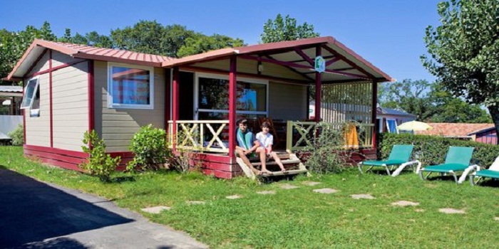 Quels types de logements proposent les meilleurs campings du Pays basque ?