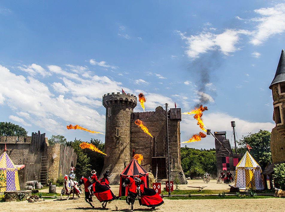Le Puy du Fou : on y campe aussi